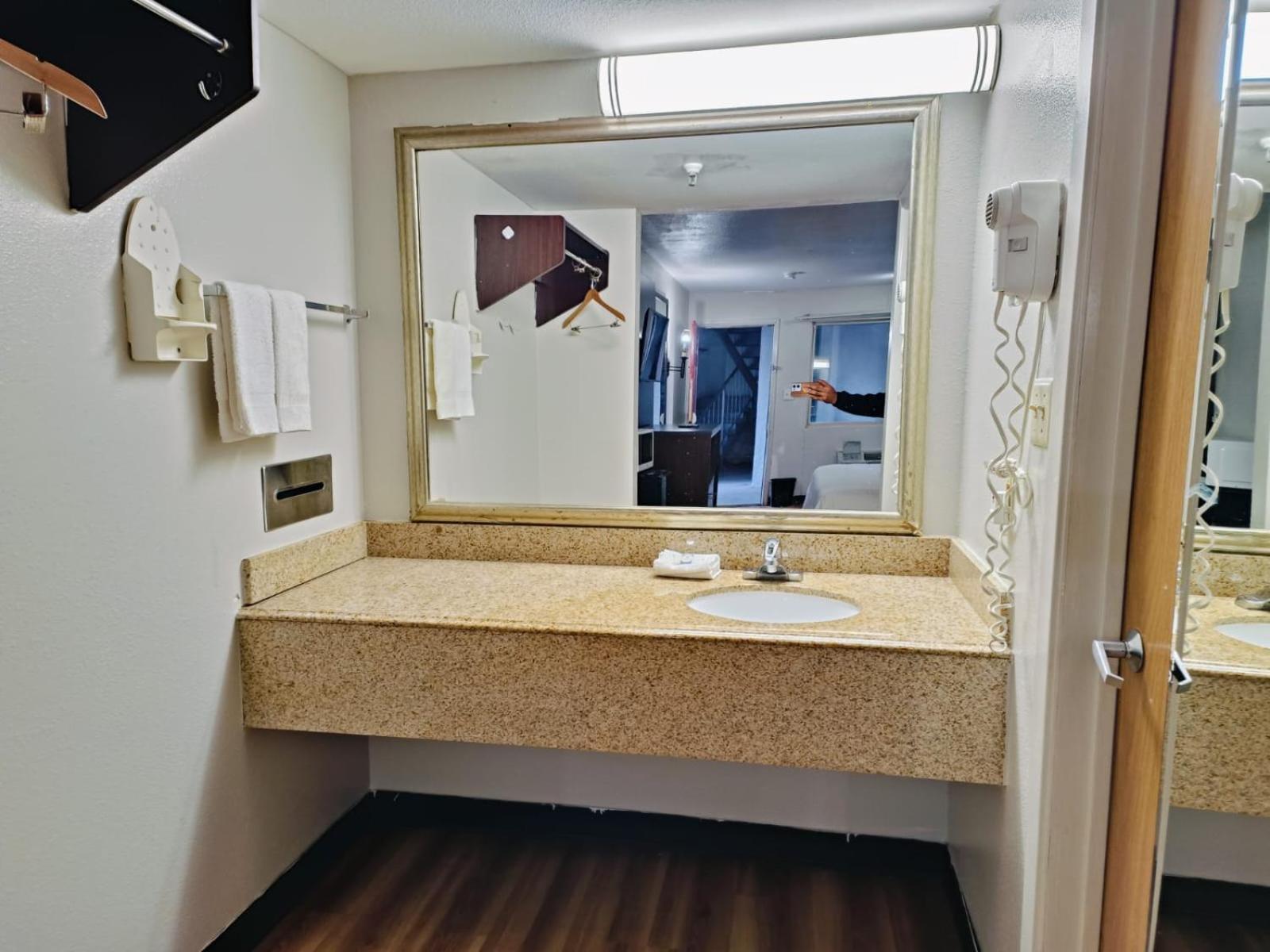 Travelers Inn By Oyo Wichita Falls Εξωτερικό φωτογραφία