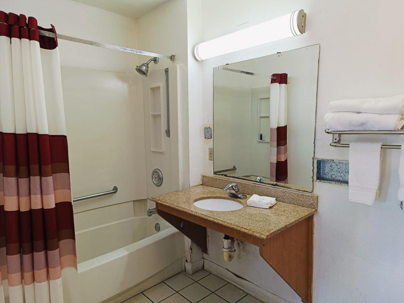 Travelers Inn By Oyo Wichita Falls Εξωτερικό φωτογραφία