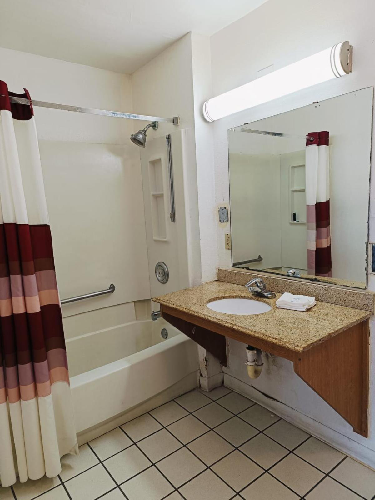 Travelers Inn By Oyo Wichita Falls Εξωτερικό φωτογραφία