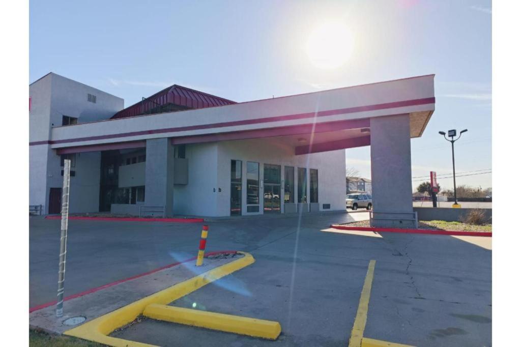 Travelers Inn By Oyo Wichita Falls Εξωτερικό φωτογραφία