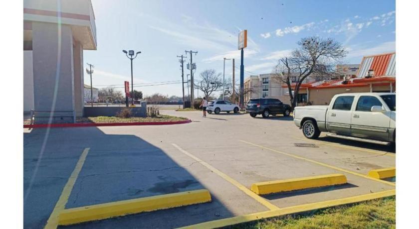 Travelers Inn By Oyo Wichita Falls Εξωτερικό φωτογραφία